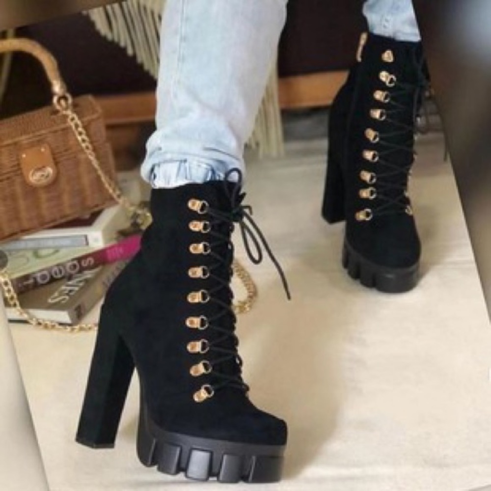 🔥New🔥Robyn Booties. Red - Picture 2 of 3